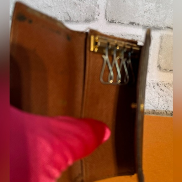 LOUIS VUITTON 4 Key Hook Holder Case MONOGRAM BROWN - Picture 6 of 8